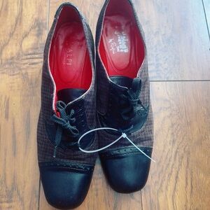 Amalfi (9.5) brown Mesh & Leather‎ Oxford Square Toe Heels